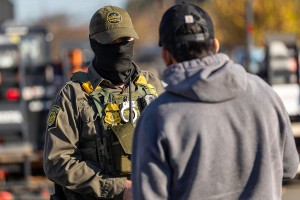 인근 ICE 공습, 노스캐롤라이나 캠퍼스에 Stoke Fear