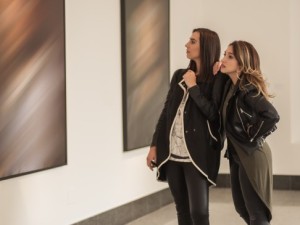 공유는 우리를 낭비하게 만듭니다: 공유 제품이 과잉 사용을 촉진하는 방법과 기업이 할 수 있는 일