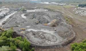 재활용 회사는 폐기물 허가 위반에 대해 £90,000를 지불해야 합니다