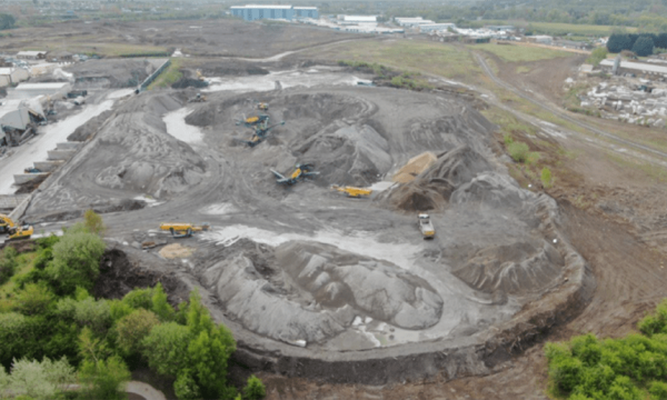 재활용 회사는 폐기물 허가 위반에 대해 £90,000를 지불해야 합니다