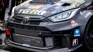 Toyota가 2.0 터보 축소를 시도함에 따라 미드 엔진 GR Yaris가 다시 궤도에 올랐습니다