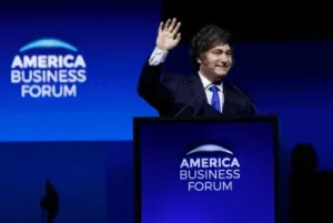 밀레이의 아르헨티나 정부 민영화 계획이 추진되고 있다