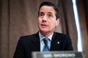 상원 민주당원은 모레노의 자동차 데이터 수집에 대한 