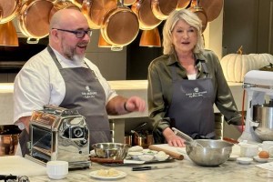 저는 마사 스튜어트와 함께 요리를 했습니다. 이제 요리할 때 항상 하는 일이 하나 있습니다