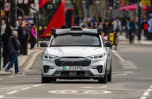 영국 최초의 자율주행 택시를 타면서 무인 자동차의 미래가 드러났습니다