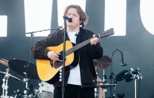 Lewis Capaldi, 취약한 새 싱글 