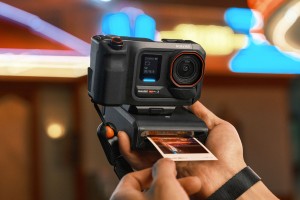 Insta360의 새로운 액세서리는 Ace Pro 2를 즉석 카메라로 바꿔줍니다