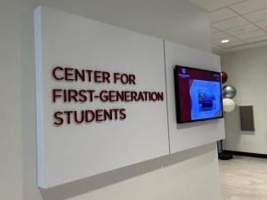 텍사스에서 더 많은 1세대 학생들이 대학에 지원하고 있습니다